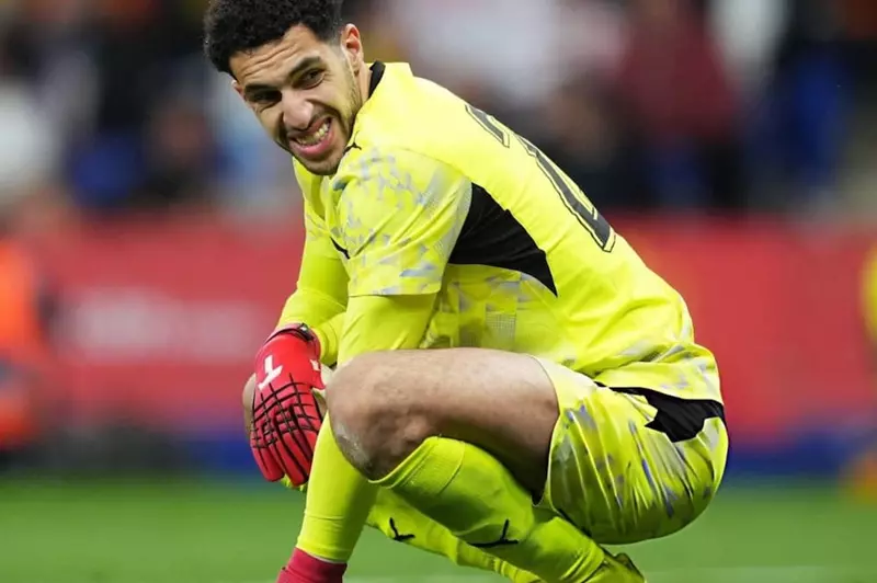 شوبير: حسام حسن طالبنا باللعب على الفوز.. واستطعنا تحجيم خطورة إسبانيا 